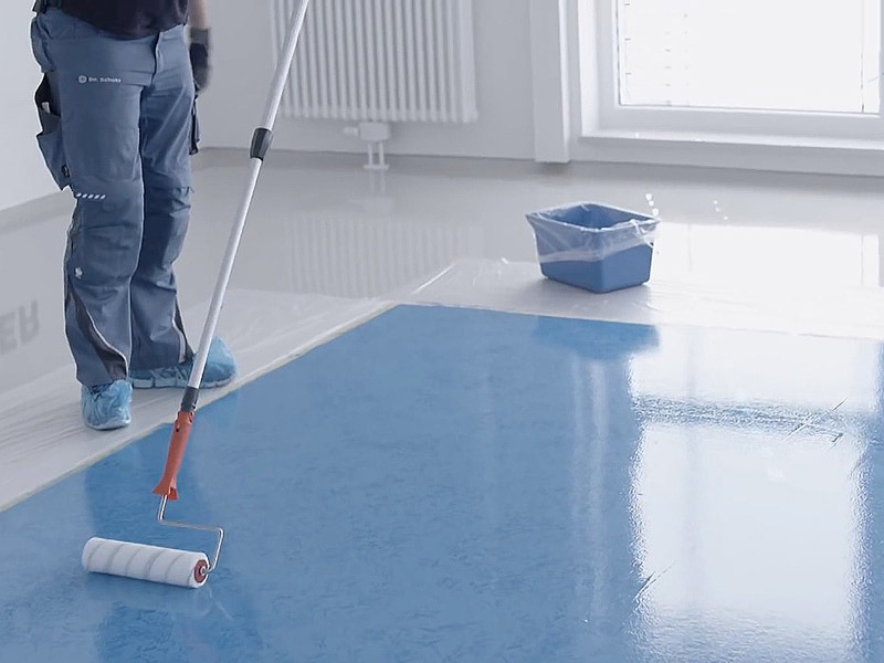 Как наносить защитные составы на напольные покрытия