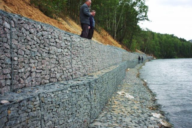 В чем преимущество применения габиона для укрепления береговой линии