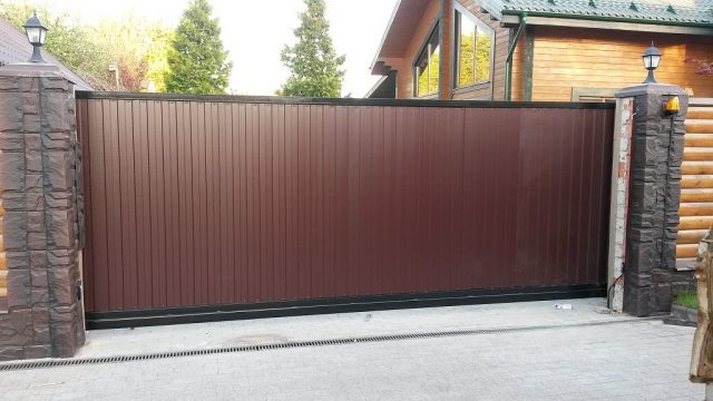 В чем преимущества откатных ворот В чем преимущества откатных ворот