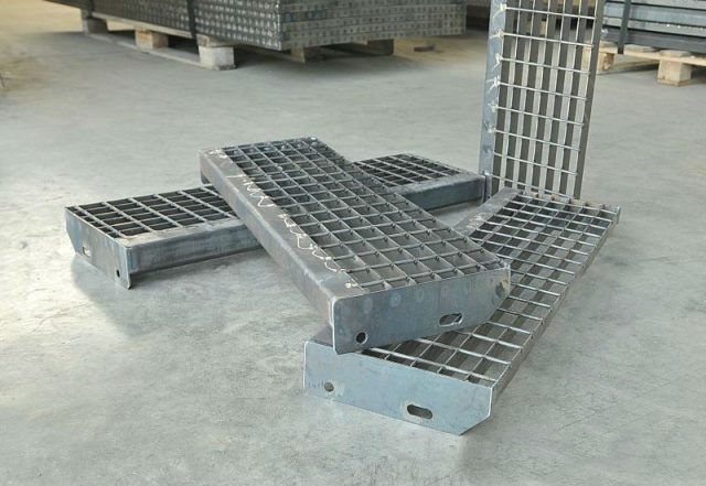 Ступени из сварного настила Ступени из сварного настила