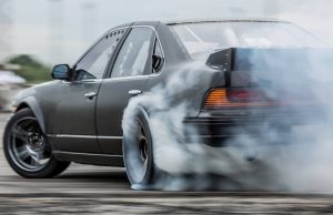 Торможение с помощью электроники