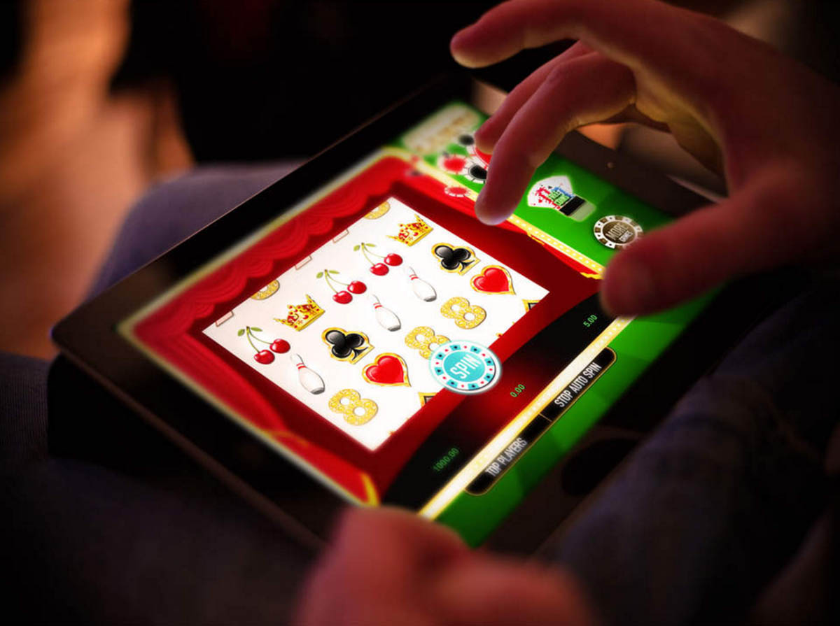 В какое онлайн казино лучше играть покера играть онлайн