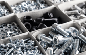 Какой крепеж прочнее — из углеродистой или из нержавеющей стали?