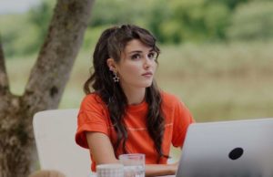 Неожиданная любовь в ромкоме «Постучи в мою дверь»: смотрите историю Эды и Серкана