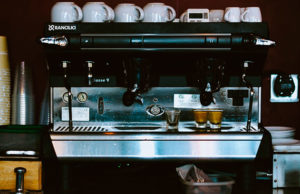 Главные преимущества аренды кофемашины для дома и офиса