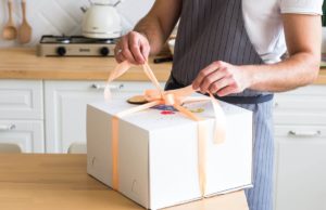 Как правильно упаковать торт для транспортировки?