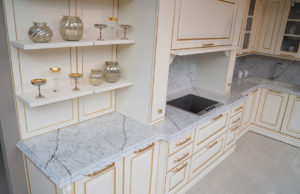 Фартук из искусственного камня: ассортимент товаров, особенности такого фартука, популярность искусственного камня и его плюсы