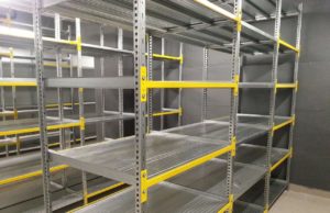 Какой металлический стеллаж выбрать для гаража, подвала или кладовой?