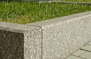 Гранитный бордюр — особенности