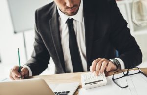 Банк для юридических лиц: какие услуги могут получить юридические лица