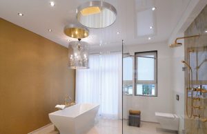 Натяжной потолок в ванной комнате: особенность и правильный выбор