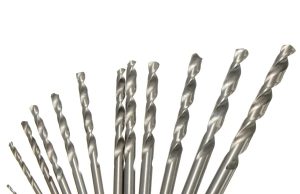 Все для ремонта и крепежа: сверло по металлу, метчик ручной, палец такелажный