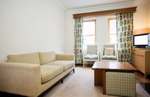 Двухкомнатная квартира: особенности планировки и дизайна https://ru.freepik.com/free-photo/view-of-living-room_1009003.htm#fromView=search&page=1&position=12&uuid=da8bead5-a6df-42da-b1b0-73825d55d346