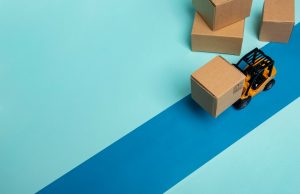 Логистика: Путеводитель по Доставке Грузов из Китая https://ru.freepik.com/free-photo/high-angle-forklift-on-blue-background_33752557.htm#fromView=search&page=1&position=4&uuid=ce93a8b1-f8d3-4d07-acac-5a70db8434c8