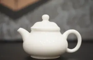 Заварной Чайник из Фарфора: Элегантность и Функциональность
