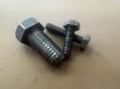 Накатка резьбы на деталях: Технология, плюсы и области применения