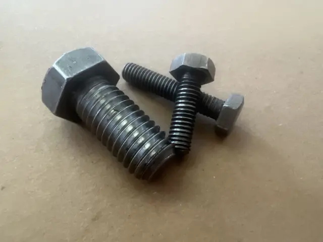 Накатка резьбы на деталях: Технология, плюсы и области применения