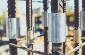 Муфтовое соединение арматуры в мостах: плюсы и минусы по сравнению со сваркой и вязкой