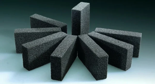 Особенности и плюсы блоков из пеностекла