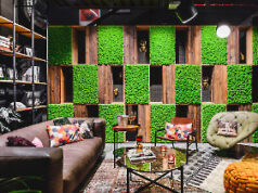 Панно из мха как основа композиции