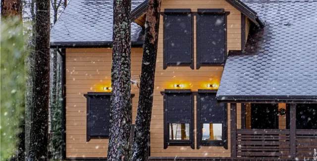 Как установить рольставни в Москве: пошаговый гид для домовладельцев