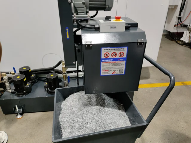 Фрезерные станки по металлу: описание и особенности