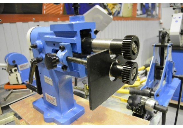 Зиговочные станки: назначение, устройство и применение в промышленности